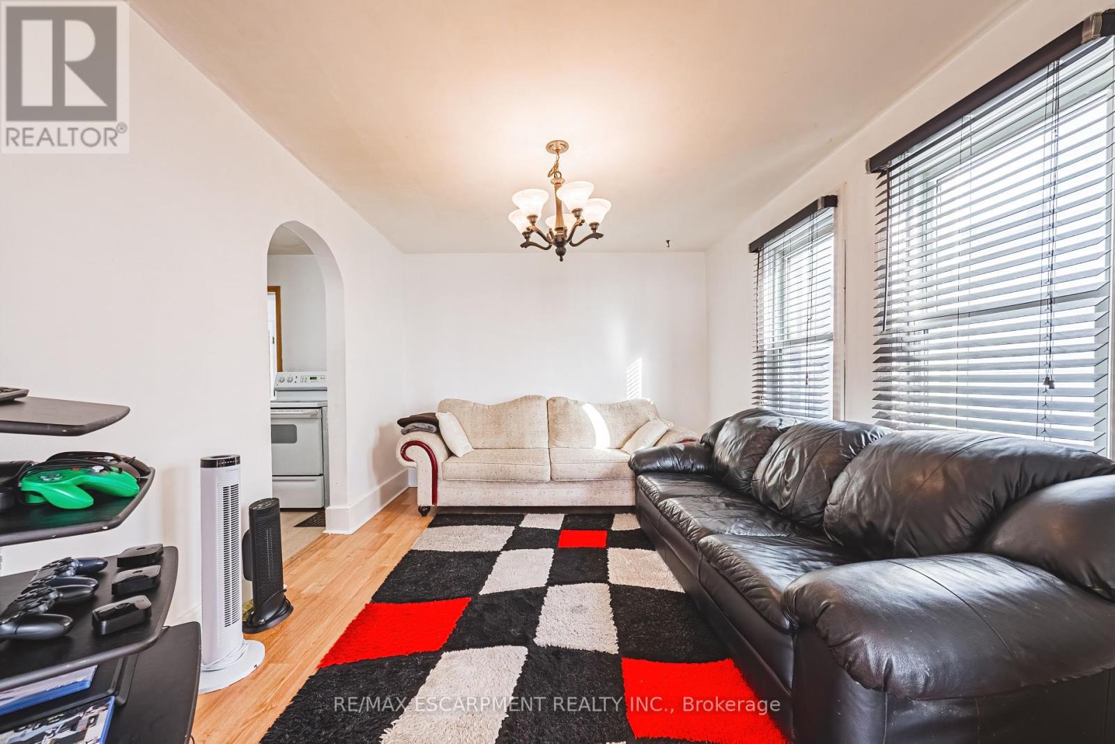20 York Street, Welland (Lincoln/crowland), Ontario  L3B 4A6 - Photo 6 - X11953172