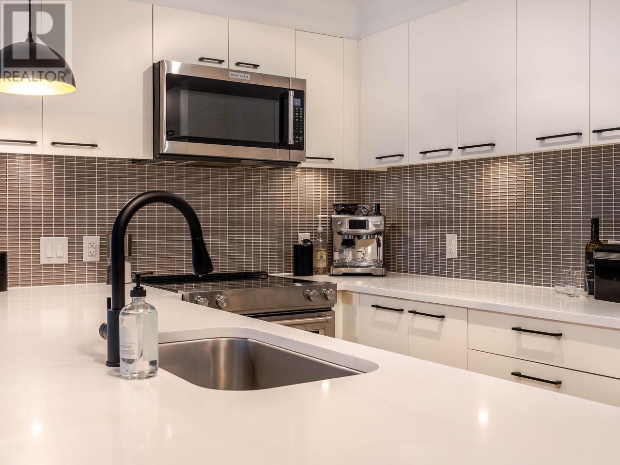 Listing Picture 12 of 36 : 101 2477 CAROLINA STREET, Vancouver / 溫哥華 - 魯藝地產 Yvonne Lu Group - MLS Medallion Club Member