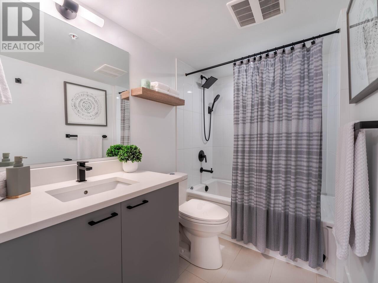 Listing Picture 16 of 36 : 101 2477 CAROLINA STREET, Vancouver / 溫哥華 - 魯藝地產 Yvonne Lu Group - MLS Medallion Club Member