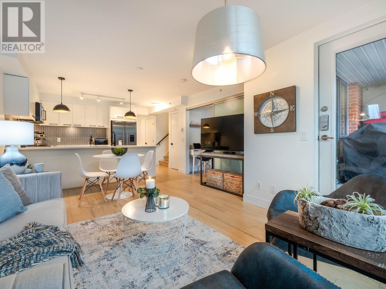 Listing Picture 3 of 36 : 101 2477 CAROLINA STREET, Vancouver / 溫哥華 - 魯藝地產 Yvonne Lu Group - MLS Medallion Club Member