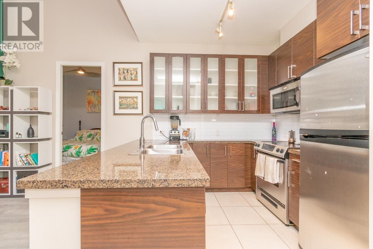 Listing Picture 10 of 31 : TH16 2345 MADISON AVENUE, Burnaby / 本拿比 - 魯藝地產 Yvonne Lu Group - MLS Medallion Club Member