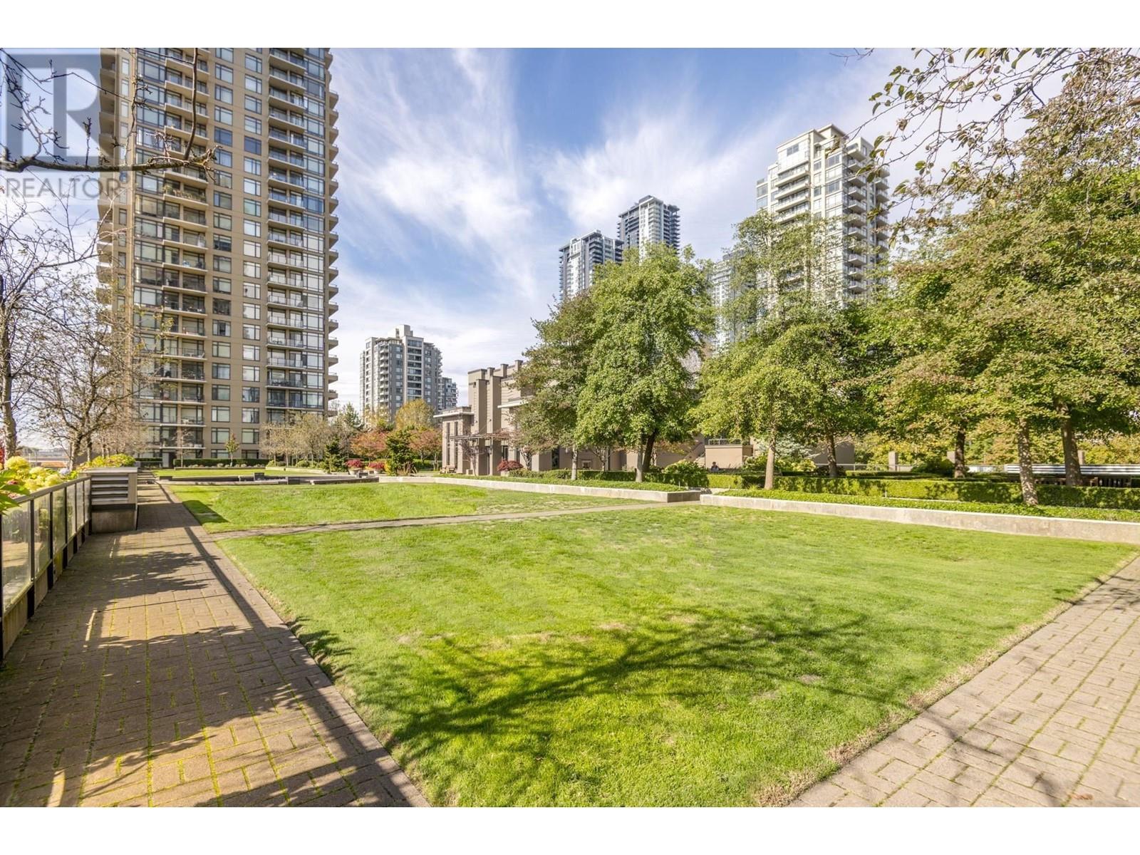 Listing Picture 29 of 31 : TH16 2345 MADISON AVENUE, Burnaby / 本拿比 - 魯藝地產 Yvonne Lu Group - MLS Medallion Club Member