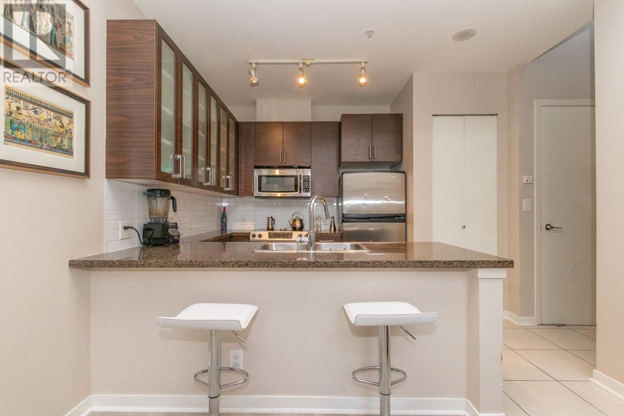 Listing Picture 8 of 31 : TH16 2345 MADISON AVENUE, Burnaby / 本拿比 - 魯藝地產 Yvonne Lu Group - MLS Medallion Club Member