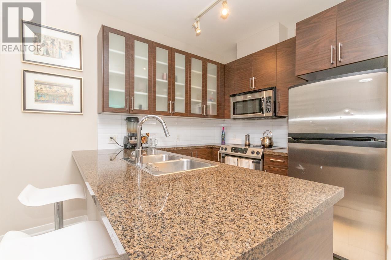 Listing Picture 9 of 31 : TH16 2345 MADISON AVENUE, Burnaby / 本拿比 - 魯藝地產 Yvonne Lu Group - MLS Medallion Club Member