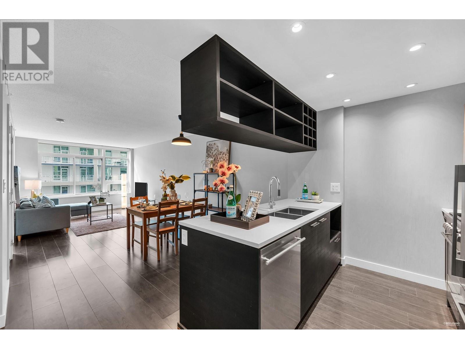 Listing Picture 13 of 21 : 758 6288 NO. 3 ROAD, Richmond / 烈治文 - 魯藝地產 Yvonne Lu Group - MLS Medallion Club Member