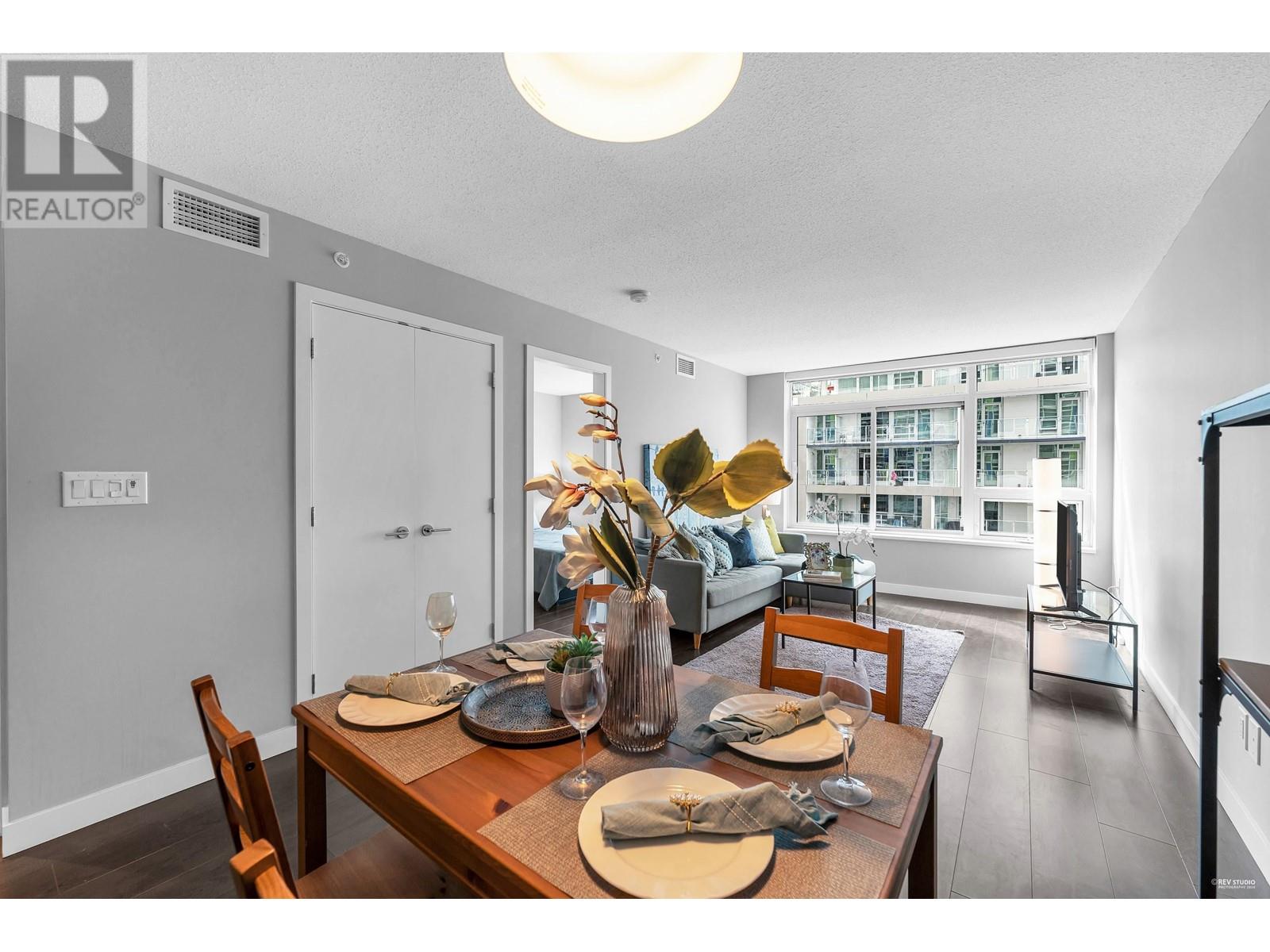 Listing Picture 9 of 21 : 758 6288 NO. 3 ROAD, Richmond / 烈治文 - 魯藝地產 Yvonne Lu Group - MLS Medallion Club Member
