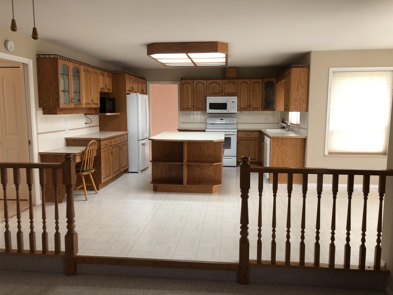 19122 62a Avenue, Surrey, British Columbia  V3S 8C6 - Photo 8 - R2962446