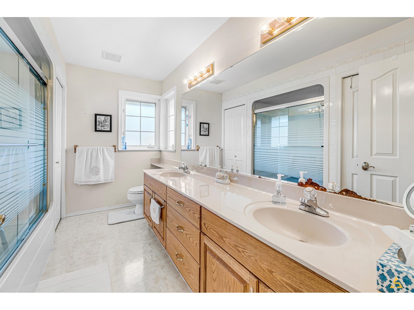 19122 62a Avenue, Surrey, British Columbia  V3S 8C6 - Photo 15 - R2962446