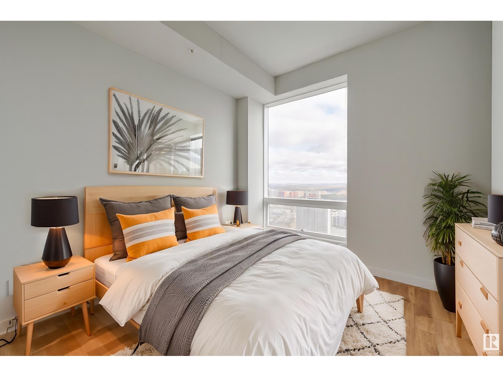 Property at #3704 10360 102 ST NW image 3