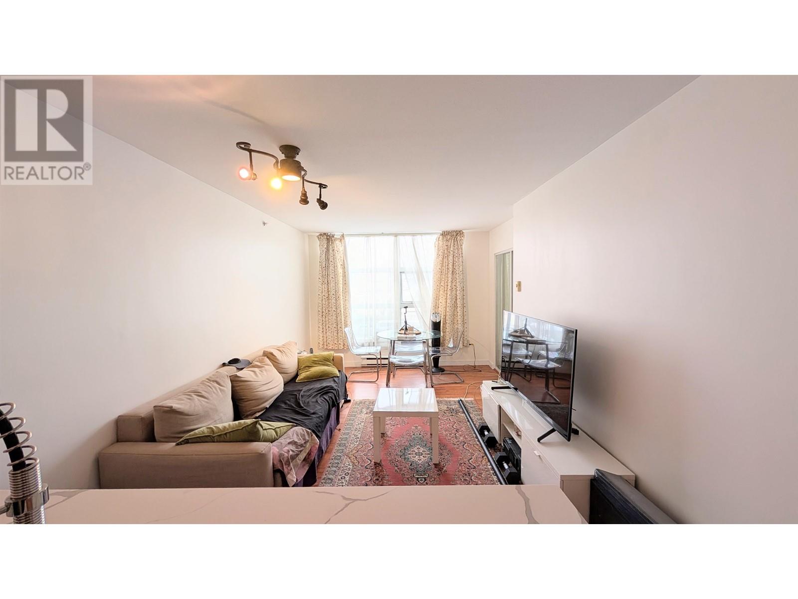 Listing Picture 3 of 8 : 202 418 BROADWAY STREET, Vancouver / 溫哥華 - 魯藝地產 Yvonne Lu Group - MLS Medallion Club Member