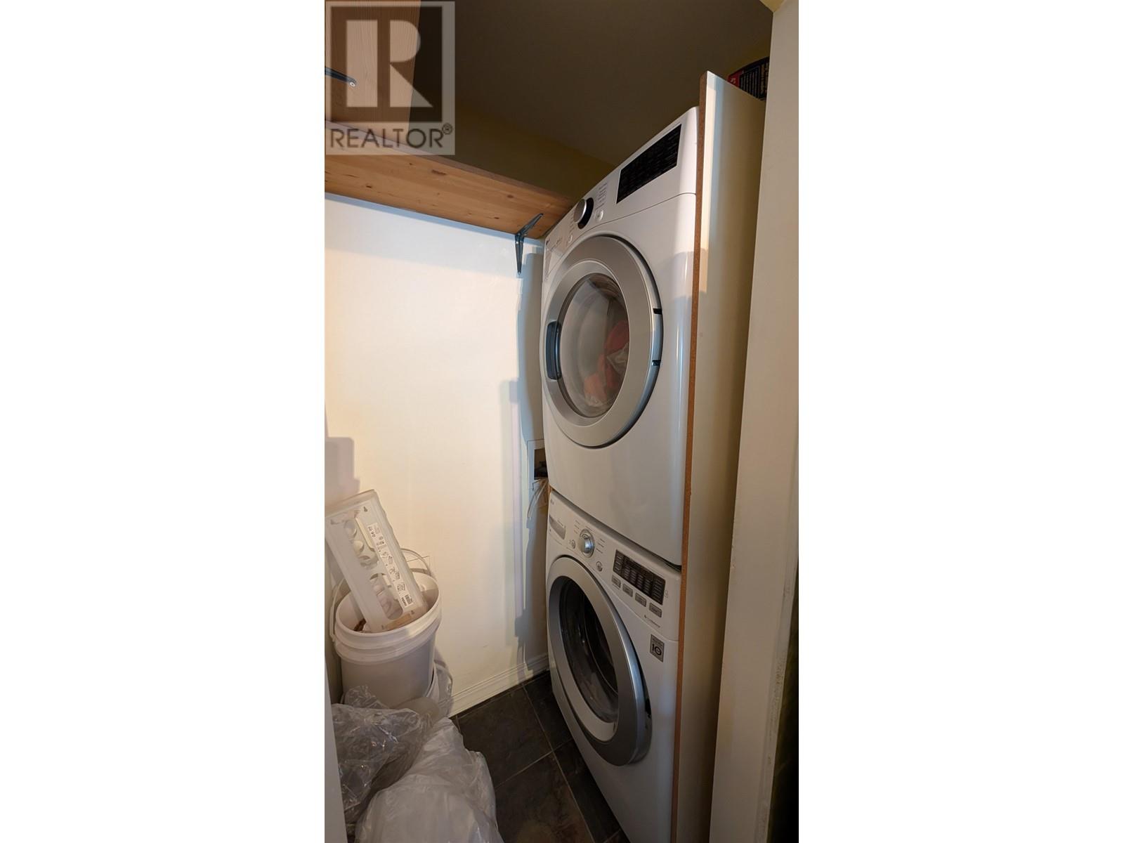 Listing Picture 7 of 8 : 202 418 BROADWAY STREET, Vancouver / 溫哥華 - 魯藝地產 Yvonne Lu Group - MLS Medallion Club Member