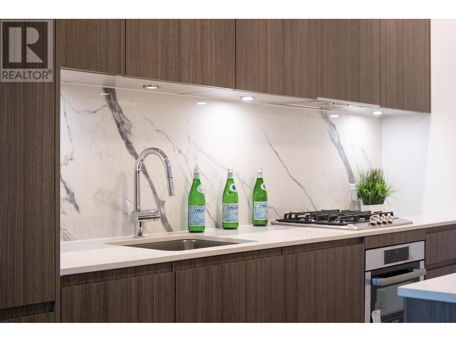 Listing Picture 7 of 28 : 103 6463 SILVER AVENUE, Burnaby / 本拿比 - 魯藝地產 Yvonne Lu Group - MLS Medallion Club Member