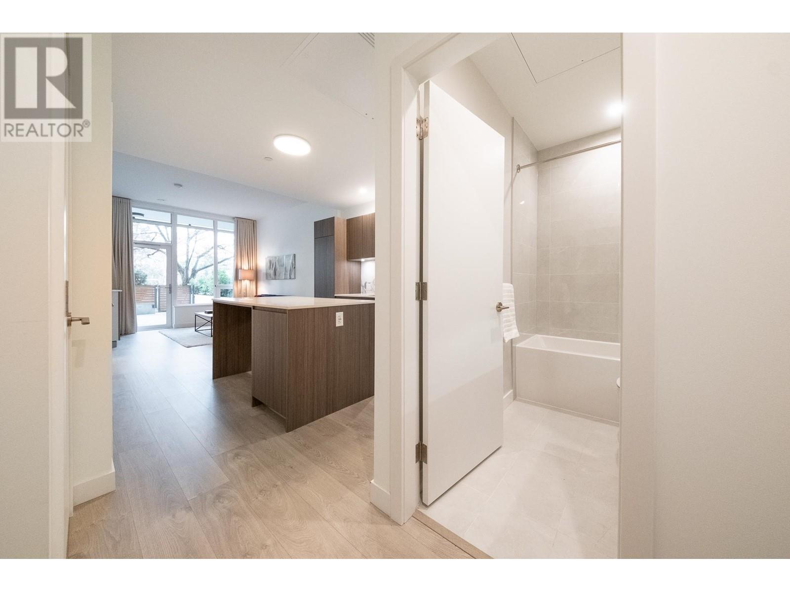 Listing Picture 19 of 28 : 103 6463 SILVER AVENUE, Burnaby / 本拿比 - 魯藝地產 Yvonne Lu Group - MLS Medallion Club Member