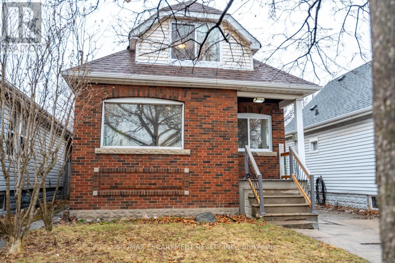 Property at 149 WEIR STREET N image 1