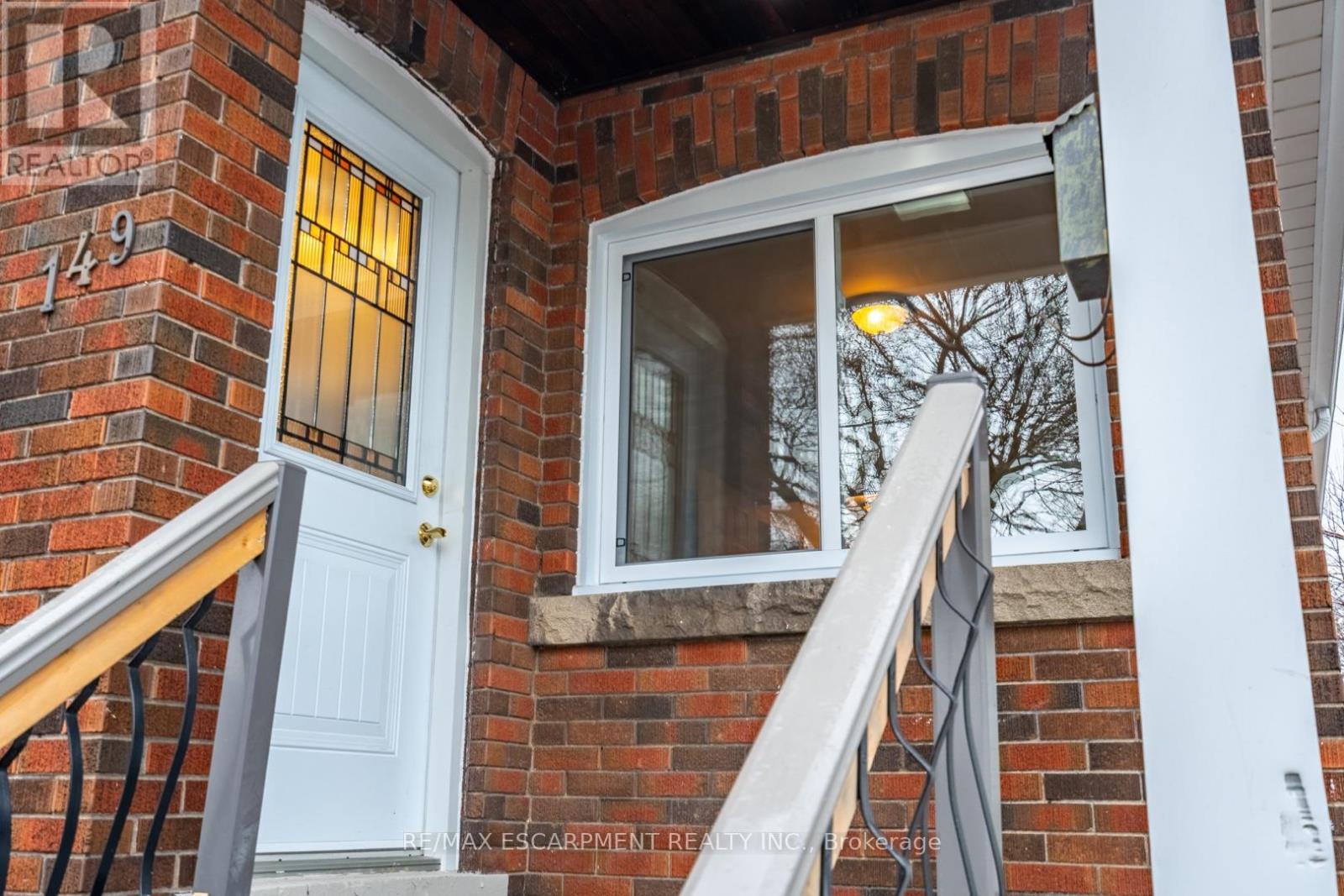 Property at 149 WEIR STREET N image 3