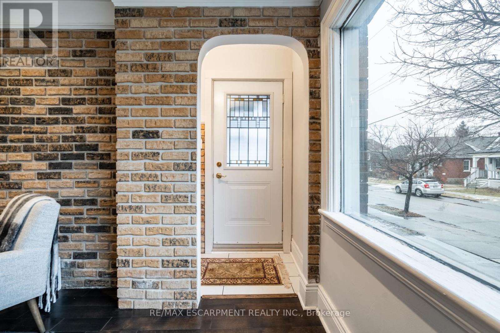 Property at 149 WEIR STREET N image 4