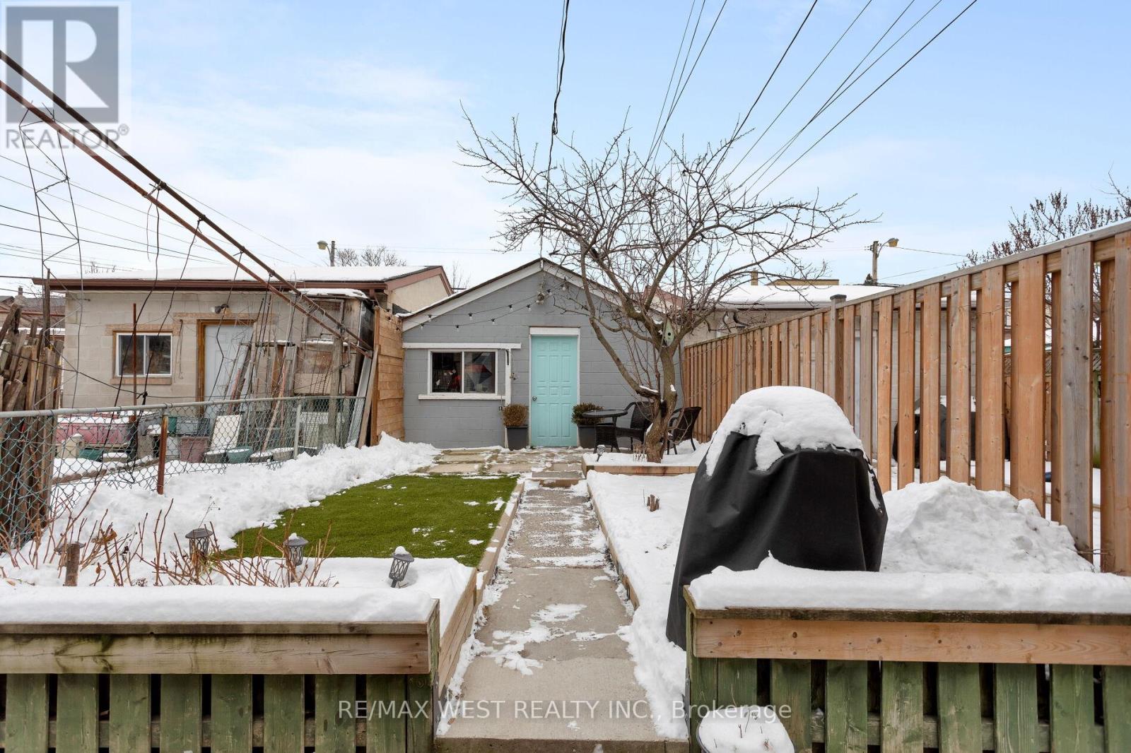 281 Delaware Avenue, Toronto, Ontario  M6H 2T7 - Photo 15 - W11952699