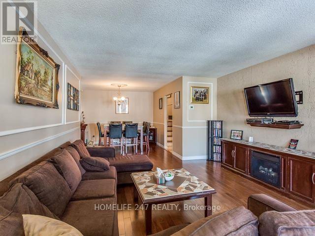 51 Glenforest Road, Brampton, Ontario  L6S 1L8 - Photo 3 - W11953180