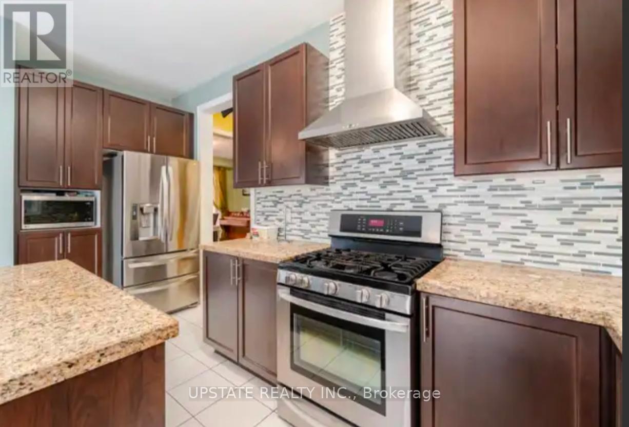 39 Mediterranean Crescent, Brampton, Ontario  L6Y 0T3 - Photo 2 - W11953808