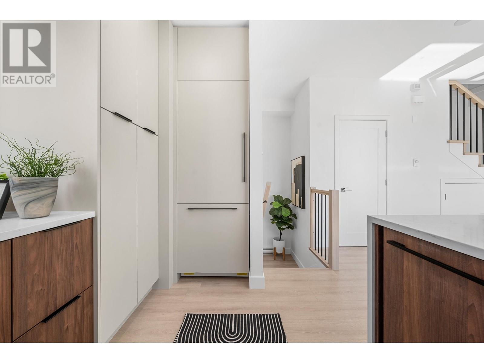 Listing Picture 31 of 40 : 201 7161 17TH AVENUE, Burnaby / 本拿比 - 魯藝地產 Yvonne Lu Group - MLS Medallion Club Member