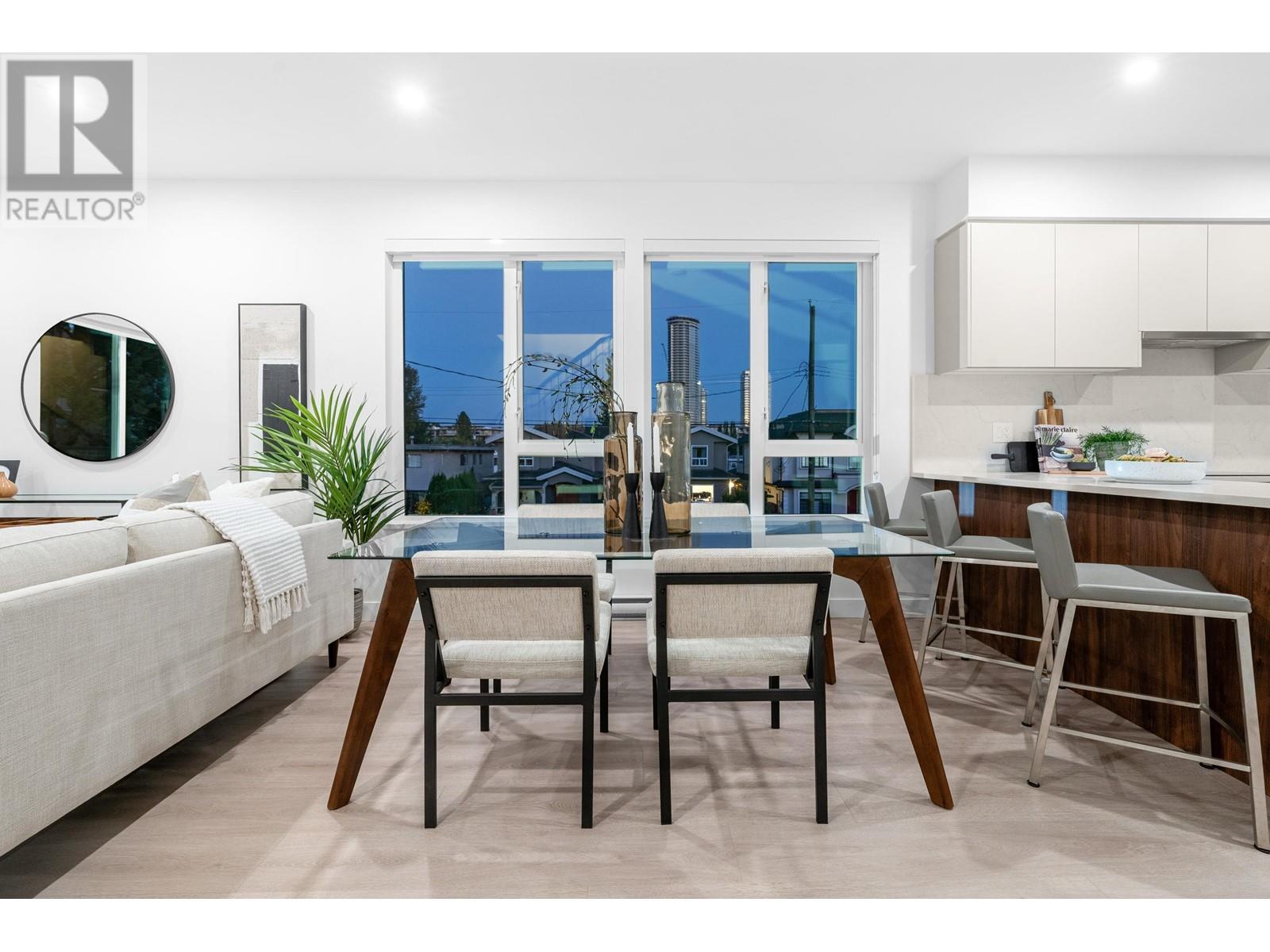 Listing Picture 32 of 40 : 201 7161 17TH AVENUE, Burnaby / 本拿比 - 魯藝地產 Yvonne Lu Group - MLS Medallion Club Member