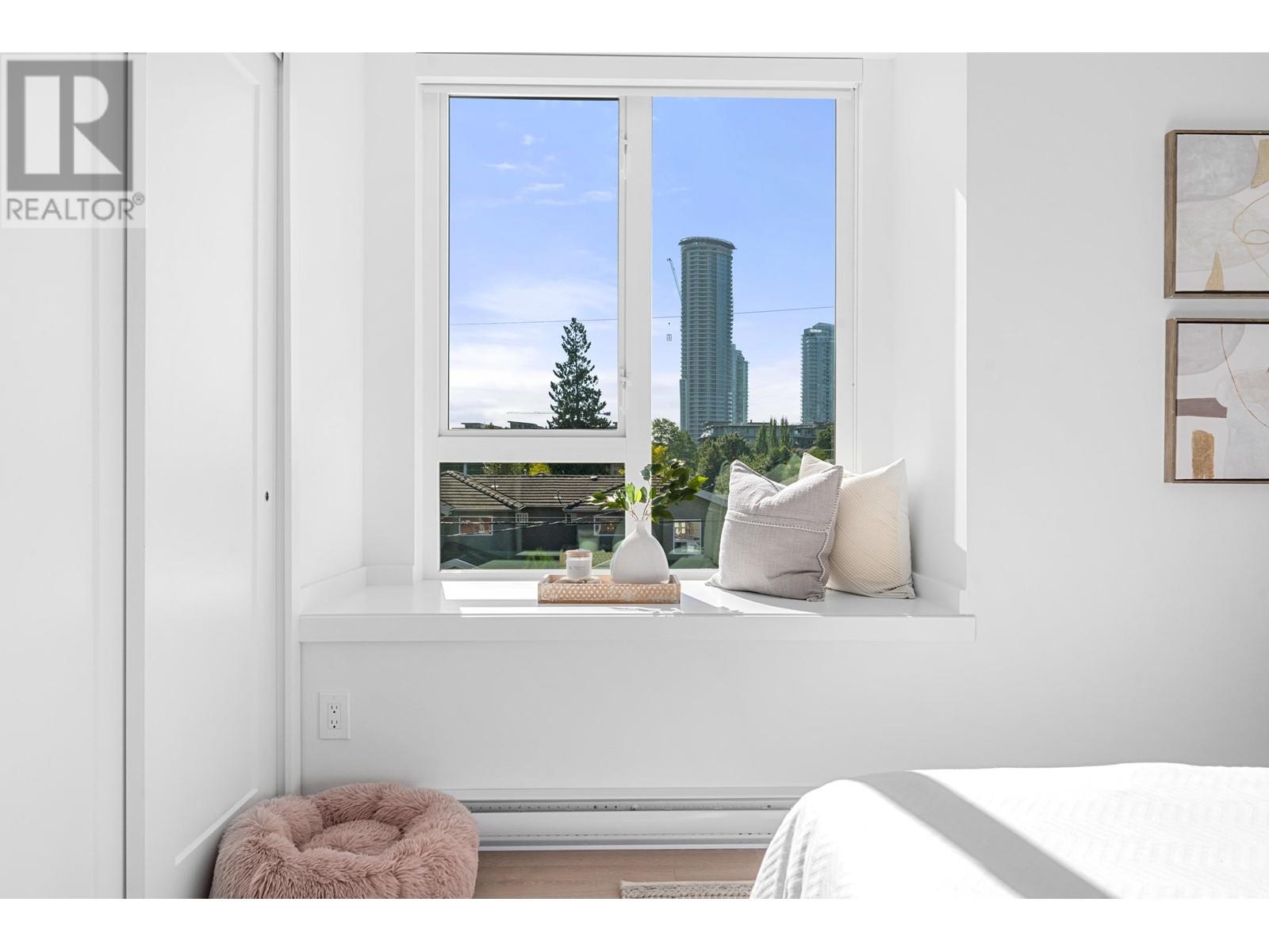 Listing Picture 5 of 40 : 201 7161 17TH AVENUE, Burnaby / 本拿比 - 魯藝地產 Yvonne Lu Group - MLS Medallion Club Member