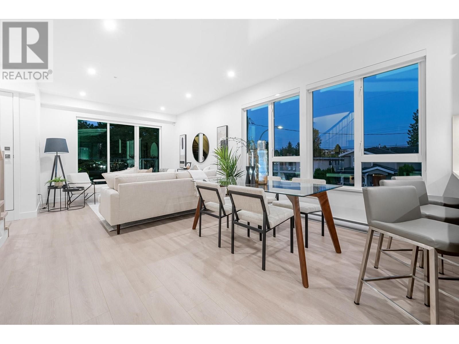 Listing Picture 22 of 36 : 206 7161 17TH AVENUE, Burnaby / 本拿比 - 魯藝地產 Yvonne Lu Group - MLS Medallion Club Member
