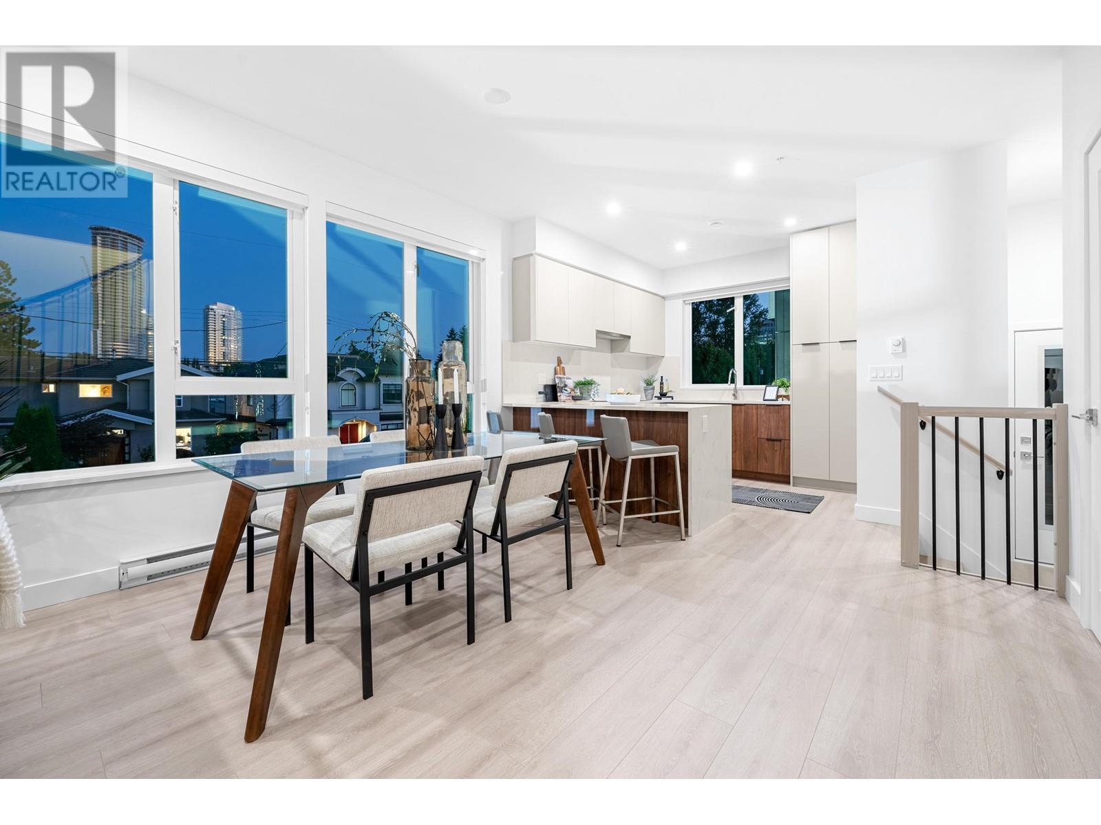 Listing Picture 24 of 36 : 206 7161 17TH AVENUE, Burnaby / 本拿比 - 魯藝地產 Yvonne Lu Group - MLS Medallion Club Member