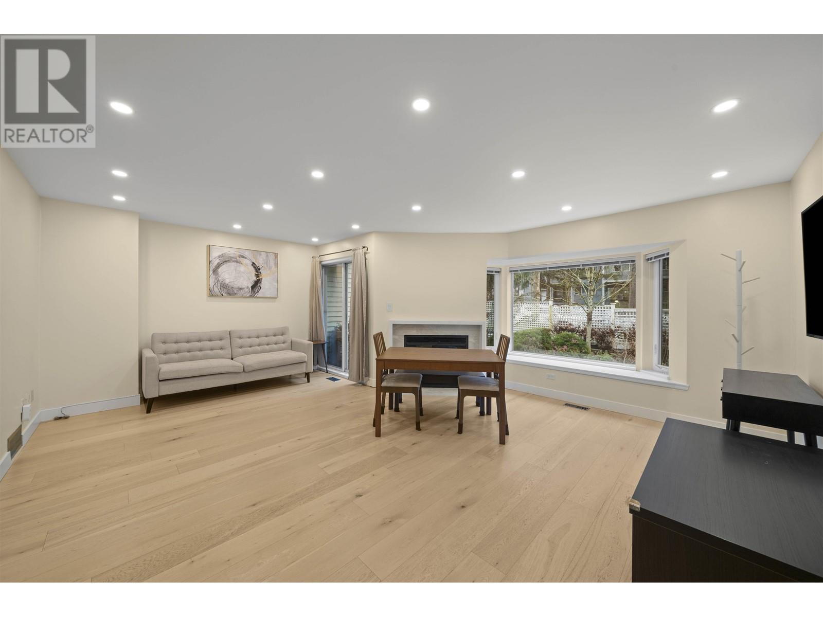 Listing Picture 11 of 30 : 3312 FLAGSTAFF PLACE, Vancouver / 溫哥華 - 魯藝地產 Yvonne Lu Group - MLS Medallion Club Member