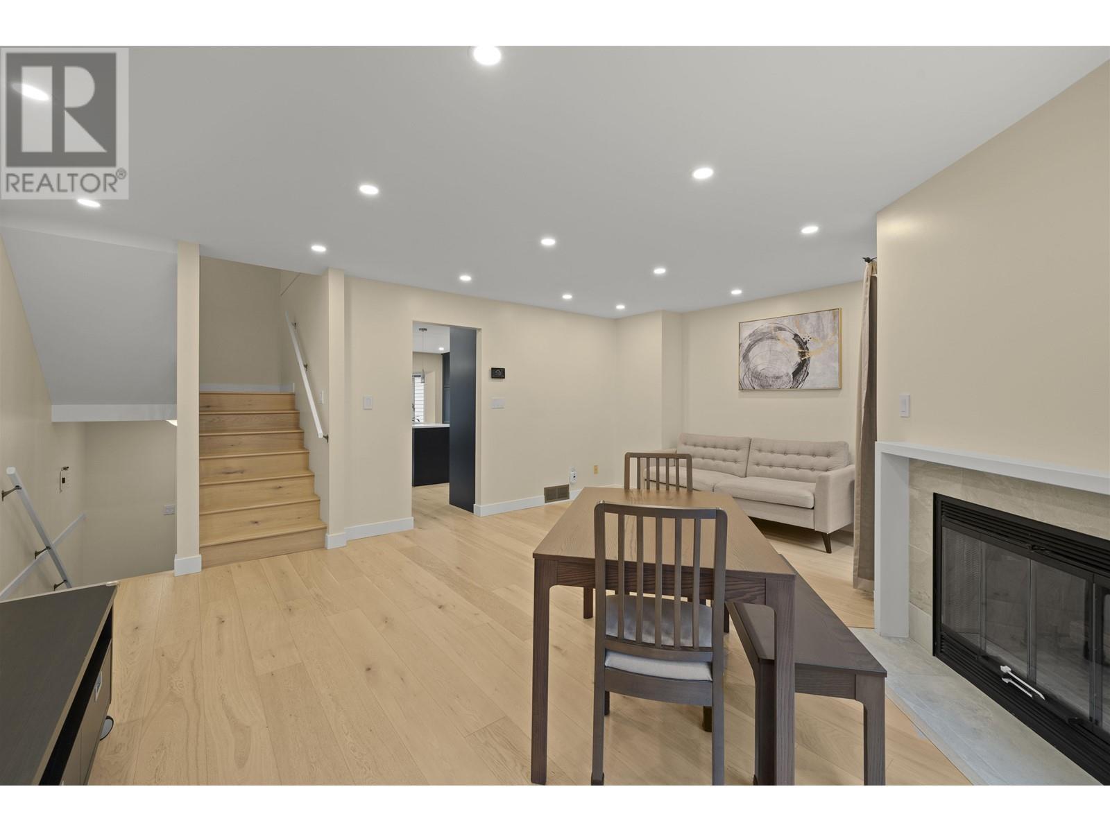 Listing Picture 6 of 30 : 3312 FLAGSTAFF PLACE, Vancouver / 溫哥華 - 魯藝地產 Yvonne Lu Group - MLS Medallion Club Member