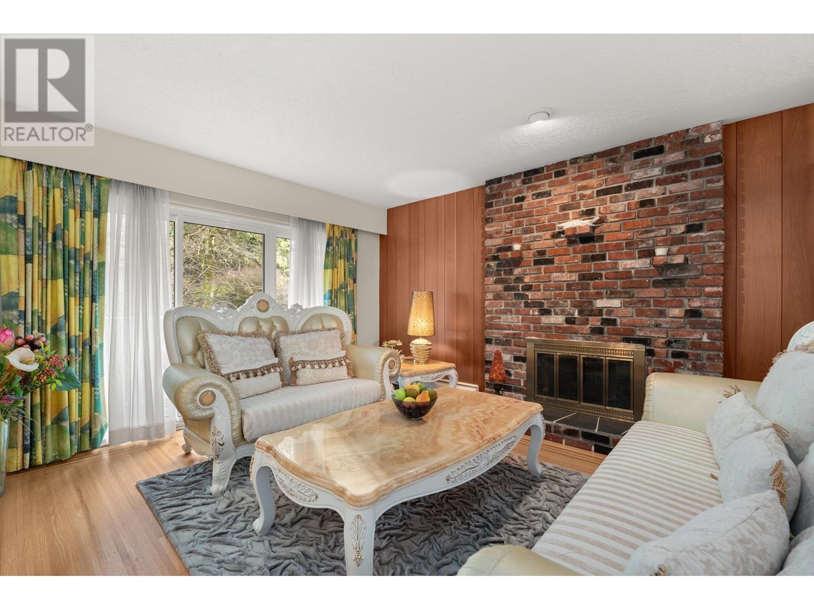 Property at 4651 W 16TH AVENUE image 3