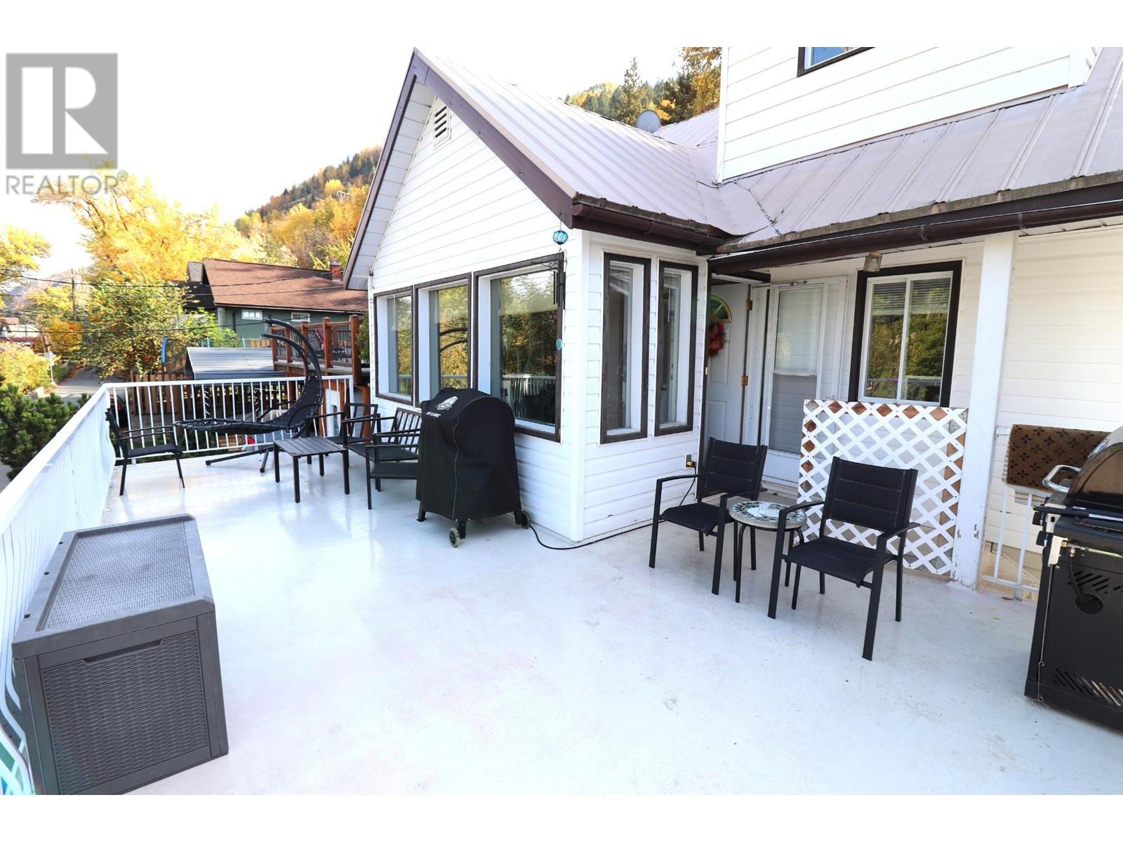 Property at 1834 WILMES Lane image 1