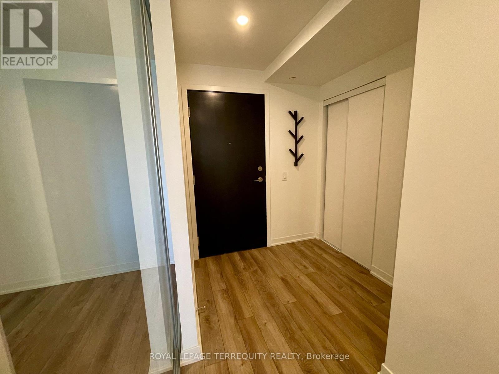 Property at 213 - 1808 ST. CLAIR AVENUE W image 2