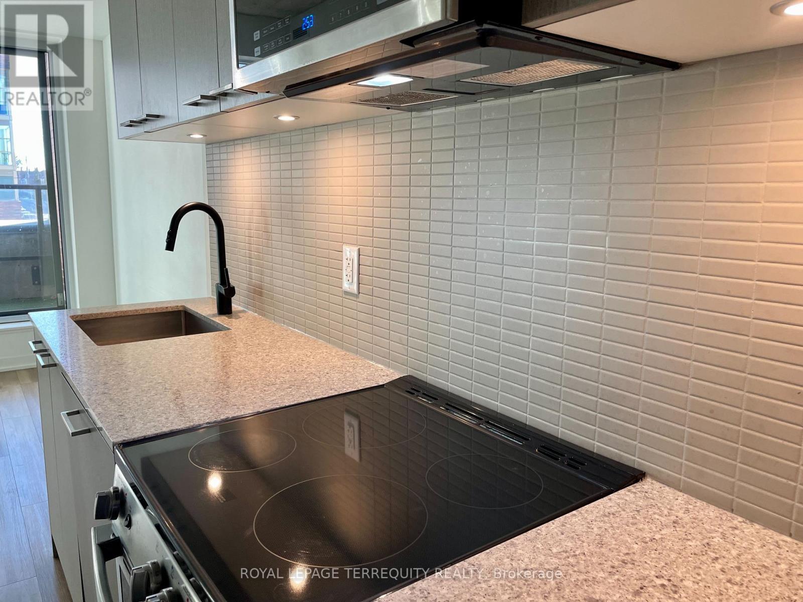 Property at 213 - 1808 ST. CLAIR AVENUE W image 4