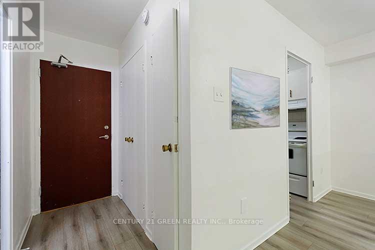 #106 - 360 Ridelle Avenue, Toronto, Ontario  M6B 1K1 - Photo 10 - W11953926