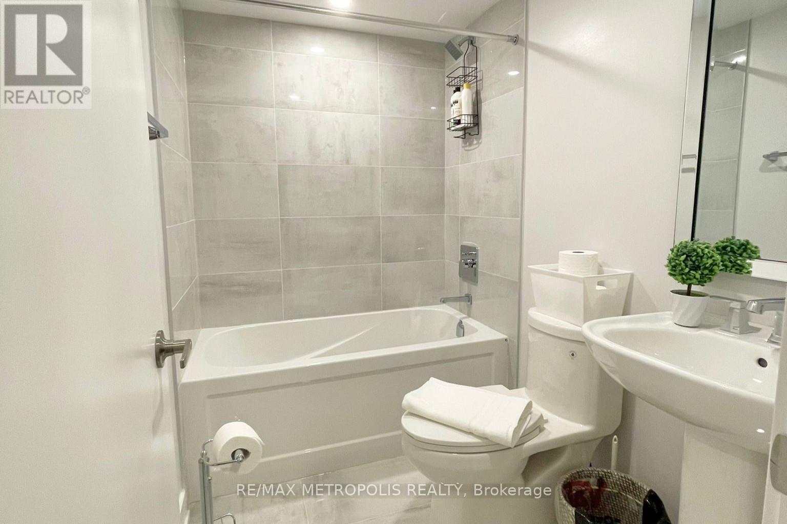 Entire - 27 Thornton Avenue, Toronto, Ontario  M6E 2E3 - Photo 38 - W11954053