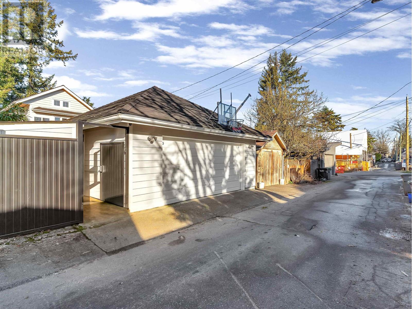 Listing Picture 38 of 40 : 420 W 17TH AVENUE, Vancouver / 溫哥華 - 魯藝地產 Yvonne Lu Group - MLS Medallion Club Member