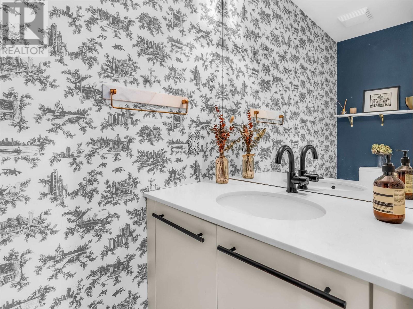 Listing Picture 10 of 40 : 420 W 17TH AVENUE, Vancouver / 溫哥華 - 魯藝地產 Yvonne Lu Group - MLS Medallion Club Member