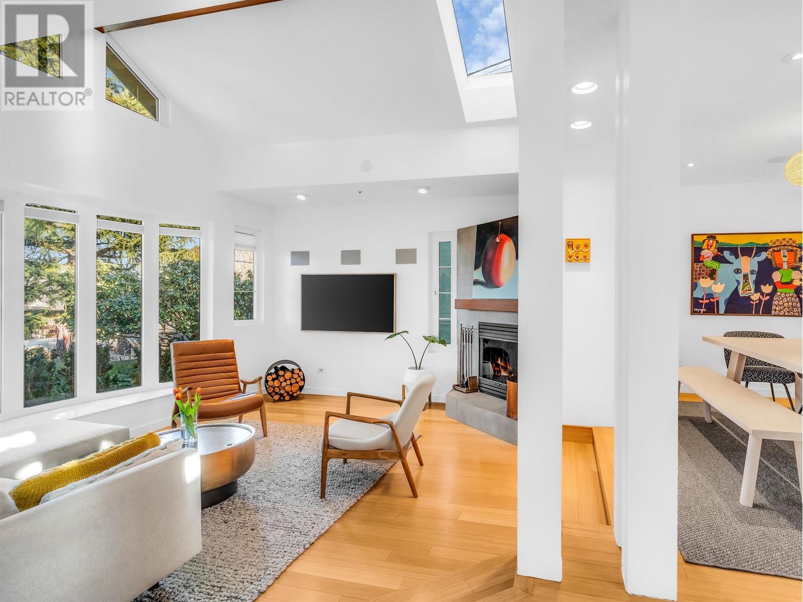 Listing Picture 4 of 40 : 420 W 17TH AVENUE, Vancouver / 溫哥華 - 魯藝地產 Yvonne Lu Group - MLS Medallion Club Member