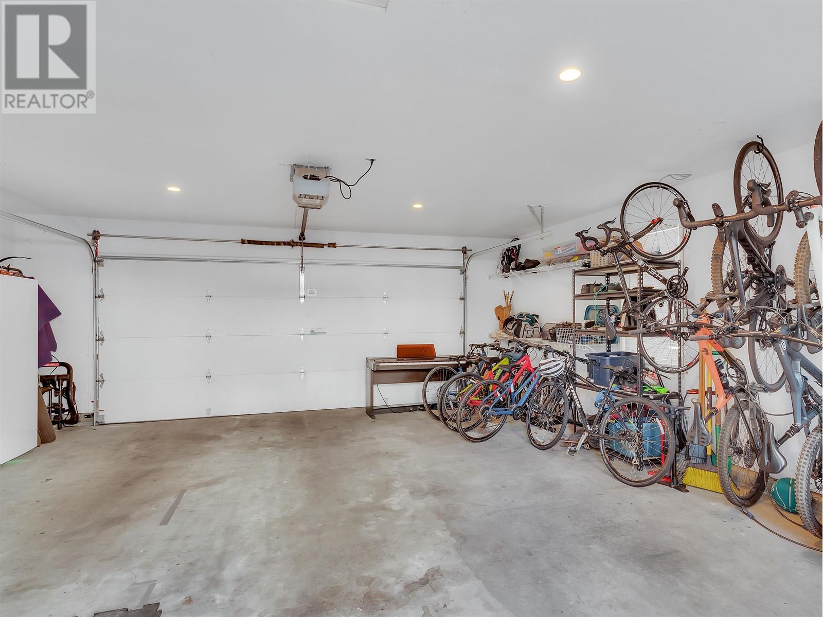 Listing Picture 37 of 40 : 420 W 17TH AVENUE, Vancouver / 溫哥華 - 魯藝地產 Yvonne Lu Group - MLS Medallion Club Member