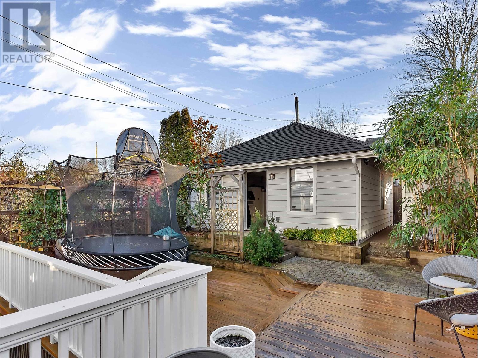 Listing Picture 34 of 40 : 420 W 17TH AVENUE, Vancouver / 溫哥華 - 魯藝地產 Yvonne Lu Group - MLS Medallion Club Member