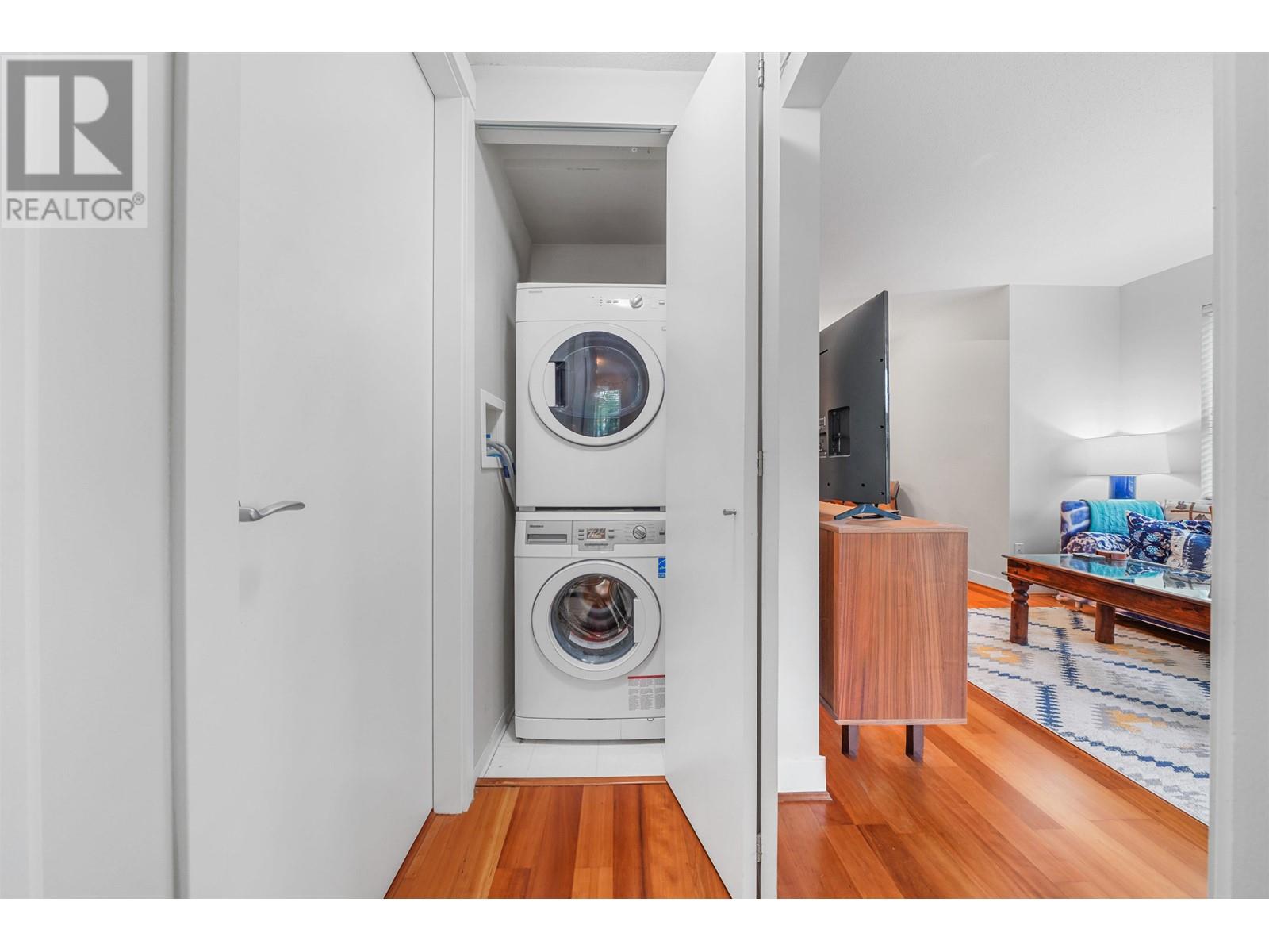 Listing Picture 12 of 19 : 206 736 W 14TH AVENUE, Vancouver / 溫哥華 - 魯藝地產 Yvonne Lu Group - MLS Medallion Club Member