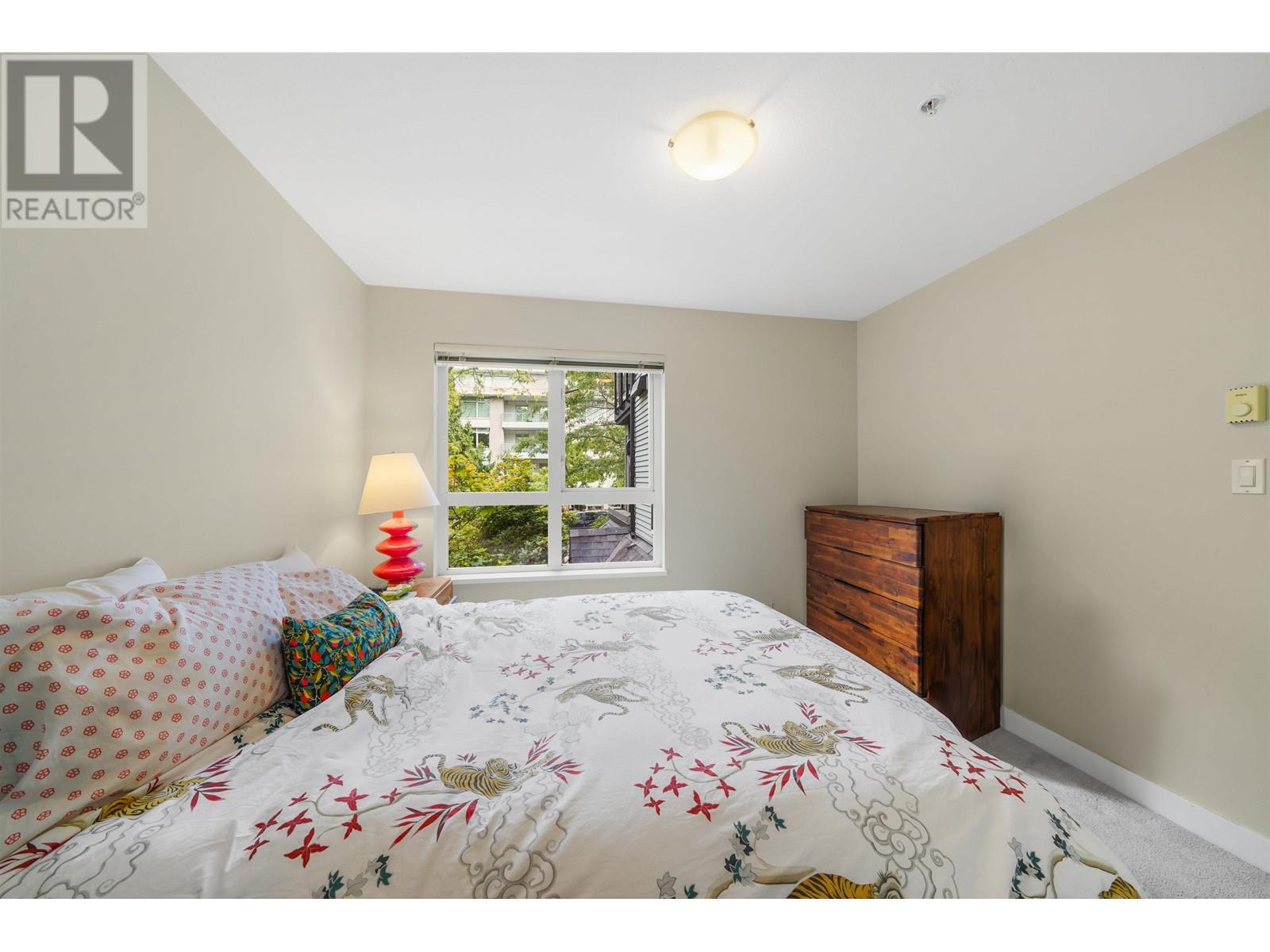 Listing Picture 16 of 19 : 206 736 W 14TH AVENUE, Vancouver / 溫哥華 - 魯藝地產 Yvonne Lu Group - MLS Medallion Club Member