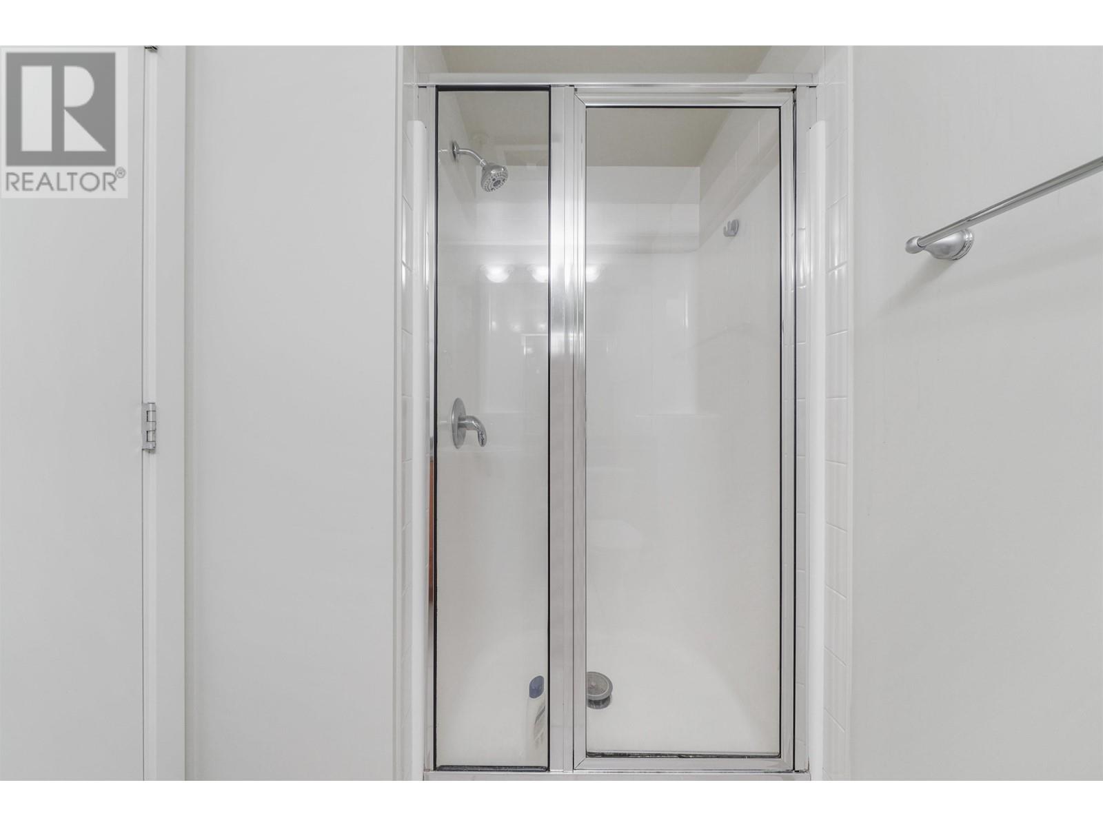 Listing Picture 18 of 19 : 206 736 W 14TH AVENUE, Vancouver / 溫哥華 - 魯藝地產 Yvonne Lu Group - MLS Medallion Club Member