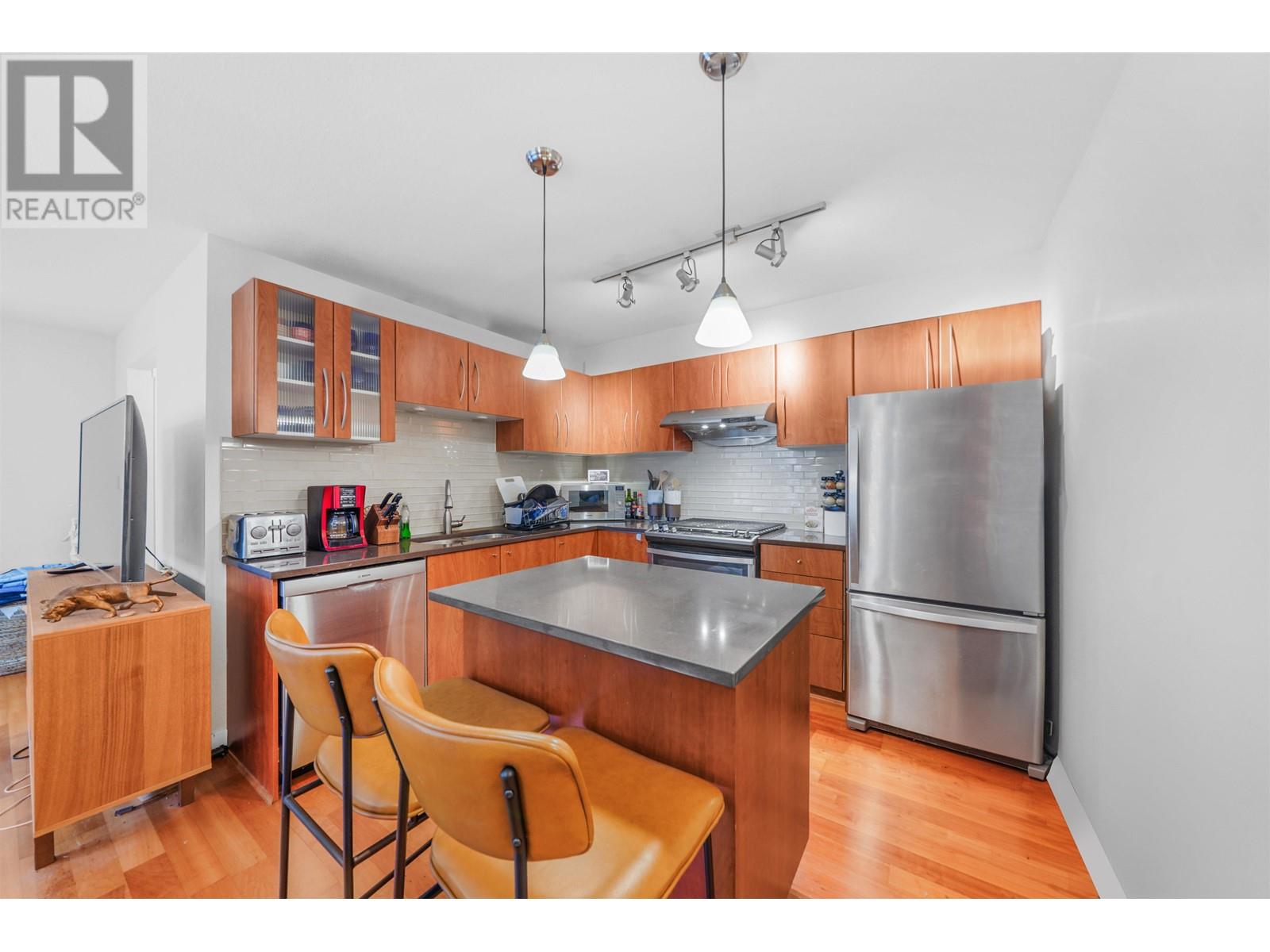 Listing Picture 8 of 19 : 206 736 W 14TH AVENUE, Vancouver / 溫哥華 - 魯藝地產 Yvonne Lu Group - MLS Medallion Club Member