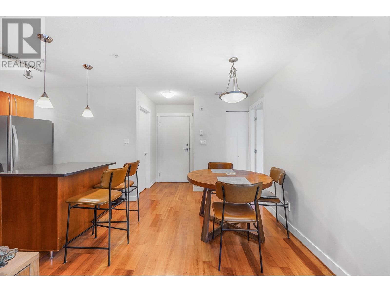 Listing Picture 10 of 19 : 206 736 W 14TH AVENUE, Vancouver / 溫哥華 - 魯藝地產 Yvonne Lu Group - MLS Medallion Club Member