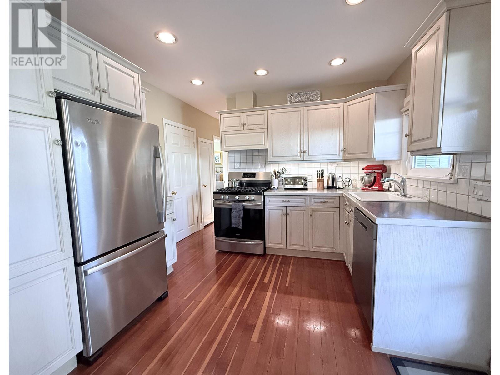 680 Thompson Avenue, Coquitlam, British Columbia  V3J 3Z8 - Photo 10 - R2962944