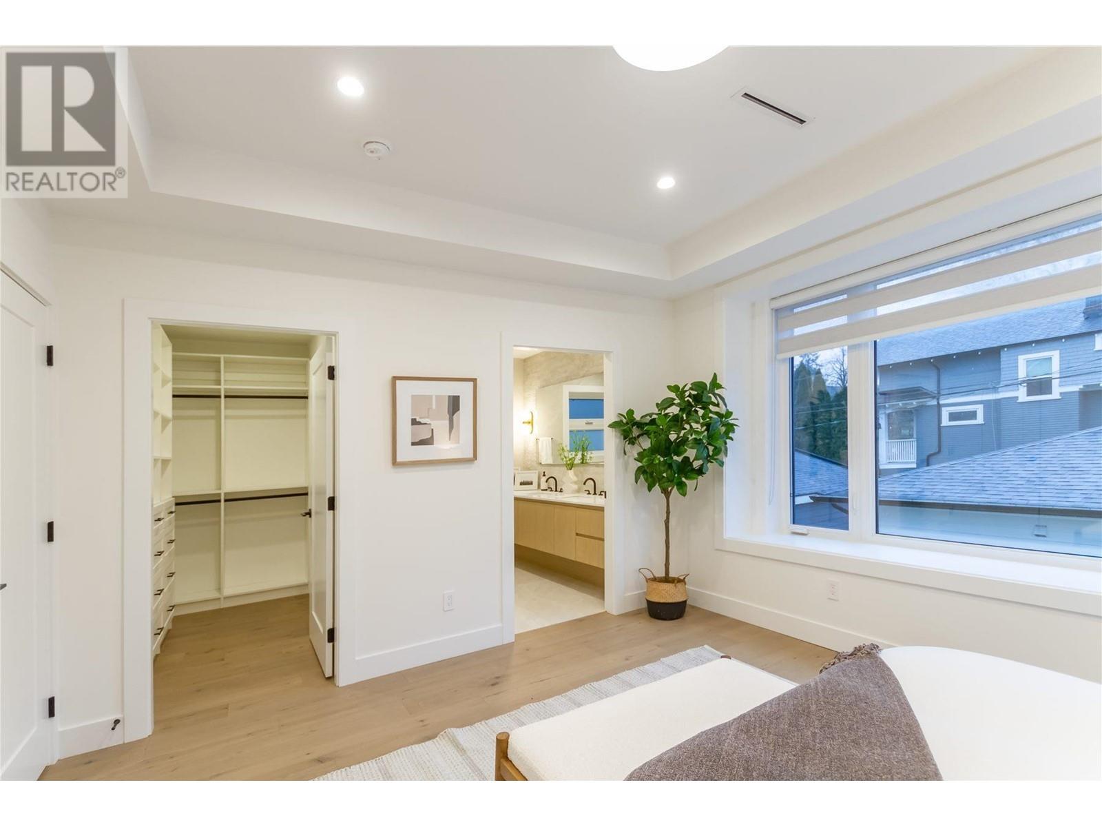 Listing Picture 14 of 25 : 2 1982 VENABLES STREET, Vancouver / 溫哥華 - 魯藝地產 Yvonne Lu Group - MLS Medallion Club Member