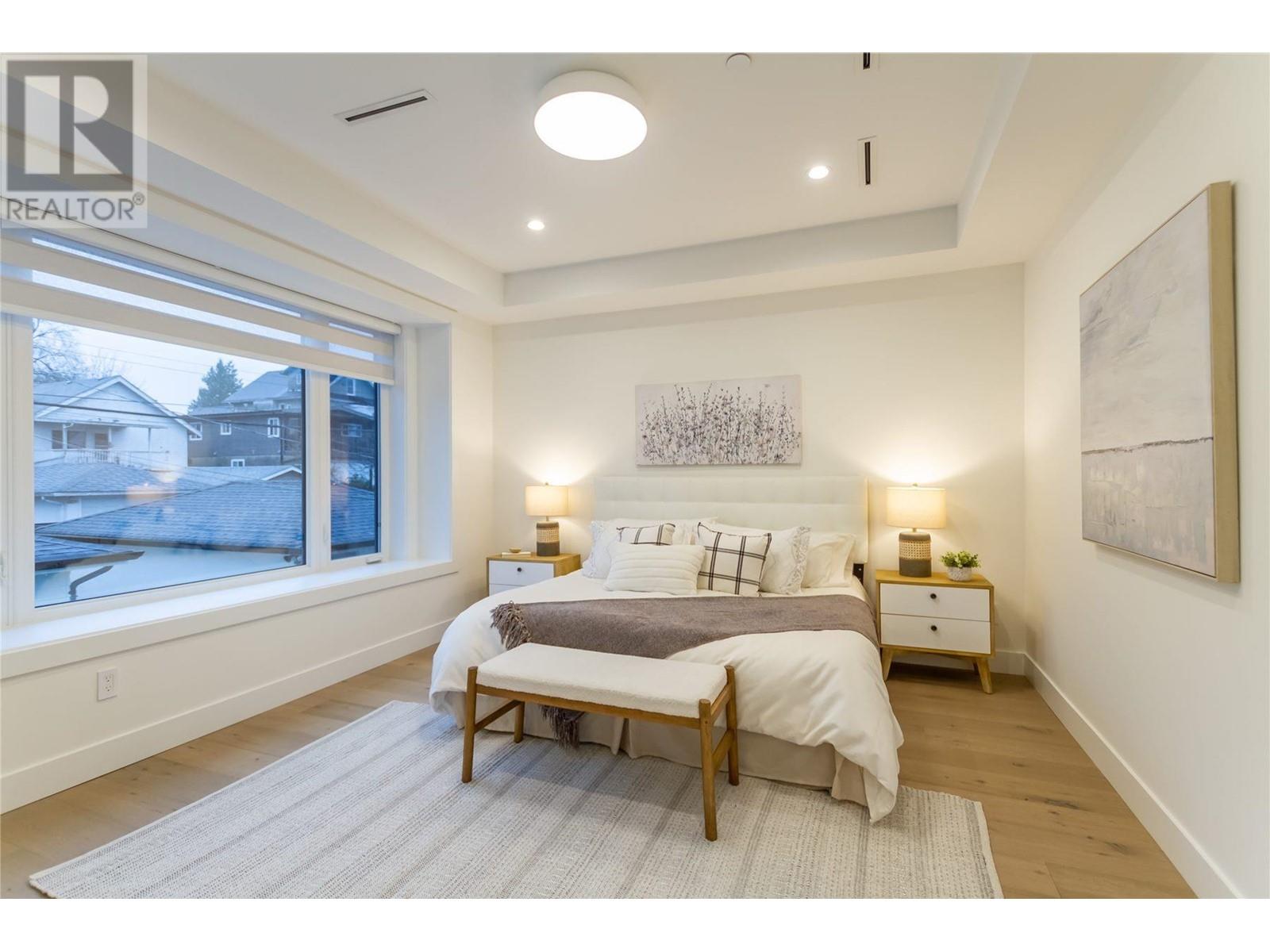 Listing Picture 13 of 25 : 2 1982 VENABLES STREET, Vancouver / 溫哥華 - 魯藝地產 Yvonne Lu Group - MLS Medallion Club Member