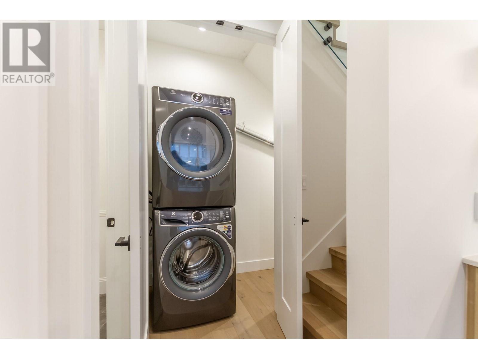 Listing Picture 23 of 25 : 2 1982 VENABLES STREET, Vancouver / 溫哥華 - 魯藝地產 Yvonne Lu Group - MLS Medallion Club Member